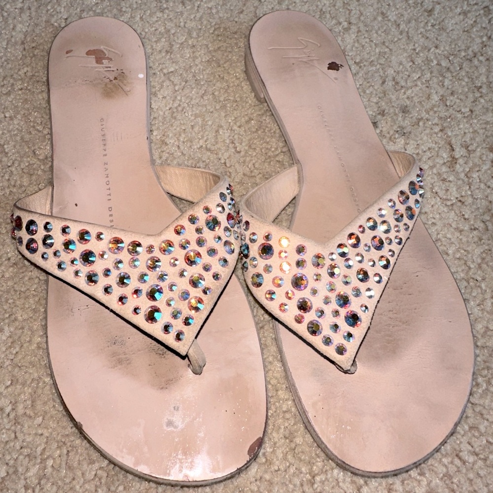 Giuseppe Zanotti Beige Crystal Embellished
Leather Thong Sz 39